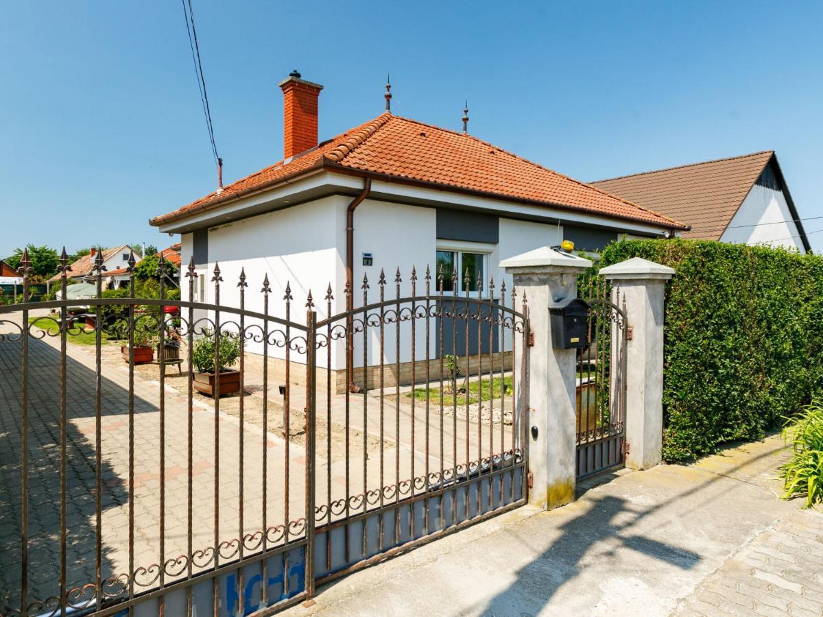 Holiday Home Ildiko By Interhome Balatonlelle Luaran gambar